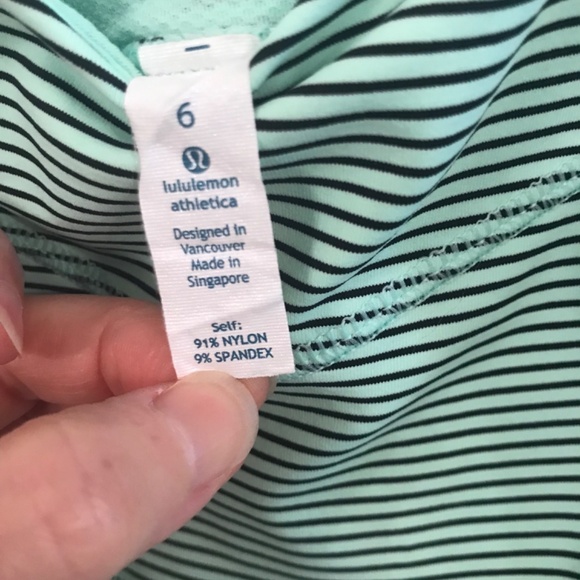 LuluLemon adjustable drawstring yoga top. - Picture 5 of 6